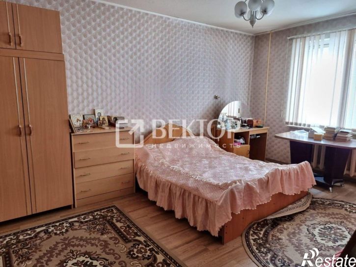 5-комн квартира 2-я Полевая улица, 8,  д. 8