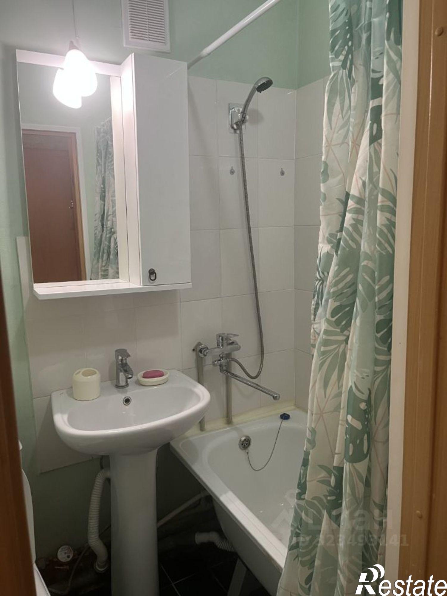 Сдать квартиру за 15 000 рублей на ул Парижской Коммуны, 15