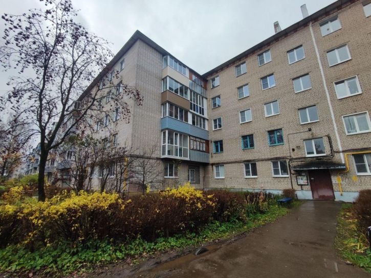 3-комн квартира Светлая ул, 8