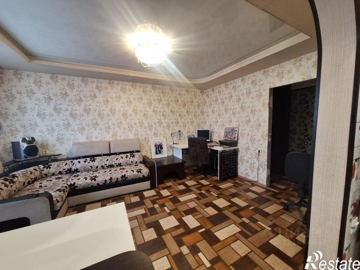 3-комн квартира микрорайон Рождественский, 8