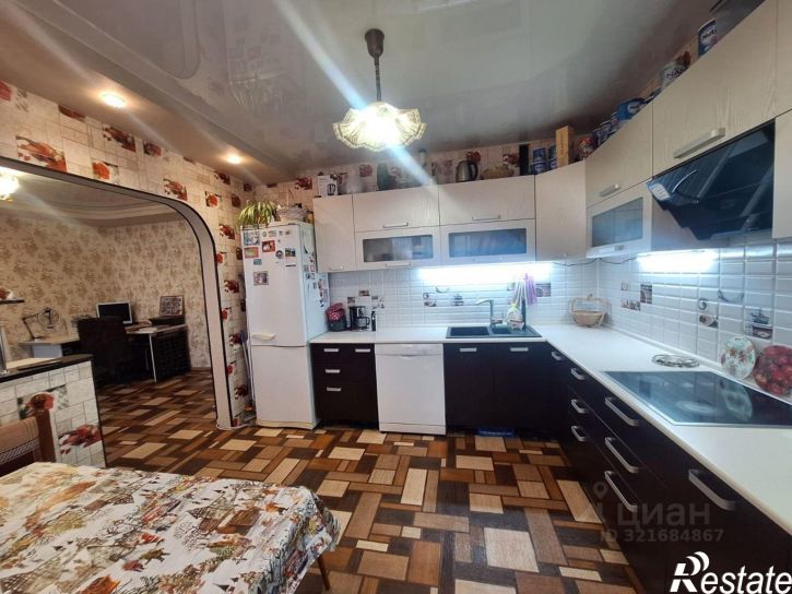 3-комн квартира микрорайон Рождественский, 8