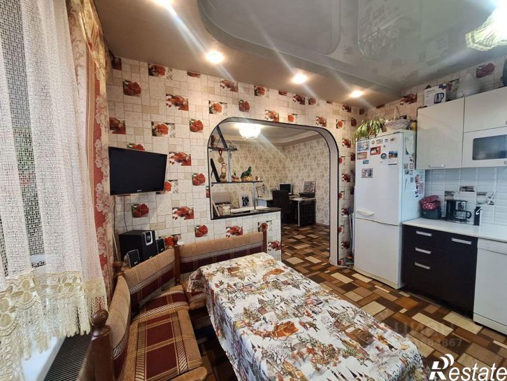 3-комн квартира микрорайон Рождественский, 8