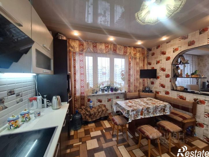 3-комн квартира микрорайон Рождественский, 8