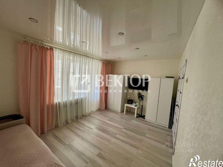 3-комн квартира улица Полка Нормандия-Неман, 83,  д. 83