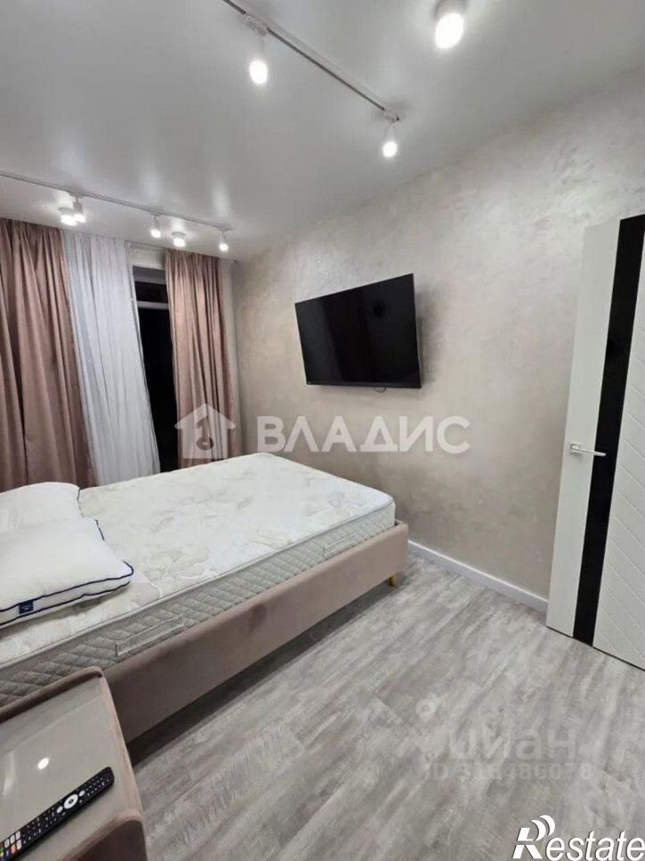 1-комн квартира Революционная улица, 3,  д. 3