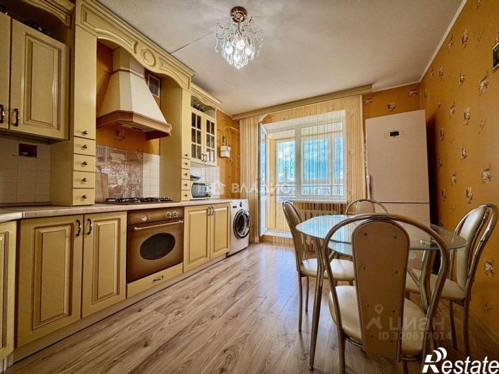 3-комн квартира Революционная улица, 34,  д. 34