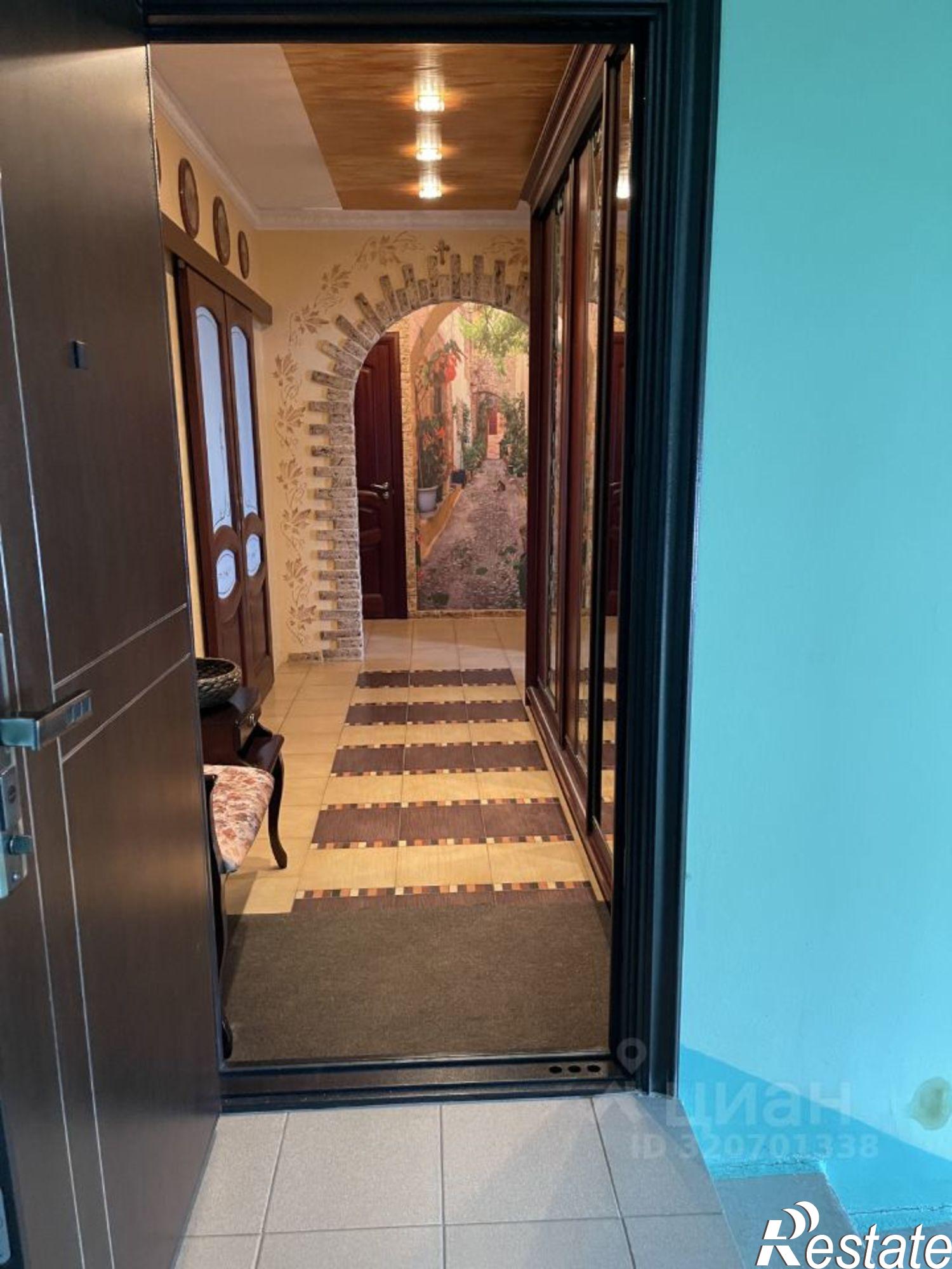 Купить квартиру за 10 000 000 рублей на микрорайон Московский, 15