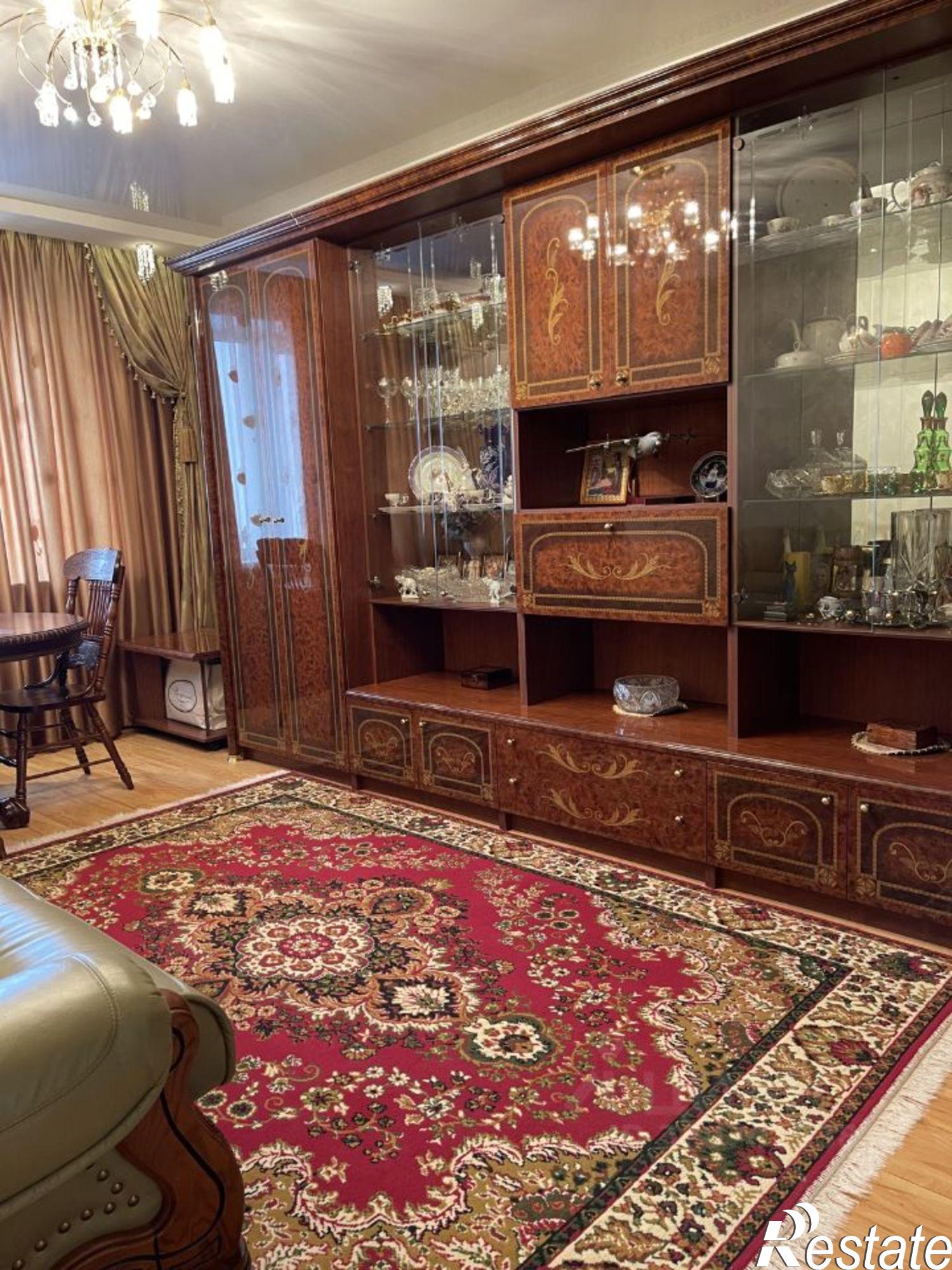 Купить квартиру за 10 000 000 рублей на микрорайон Московский, 15