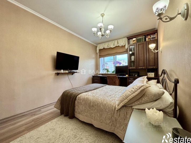 3-комн квартира Революционная улица, 16,  д. 16