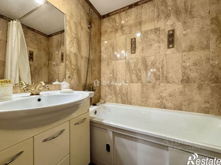 3-комн квартира Революционная улица, 16,  д. 16