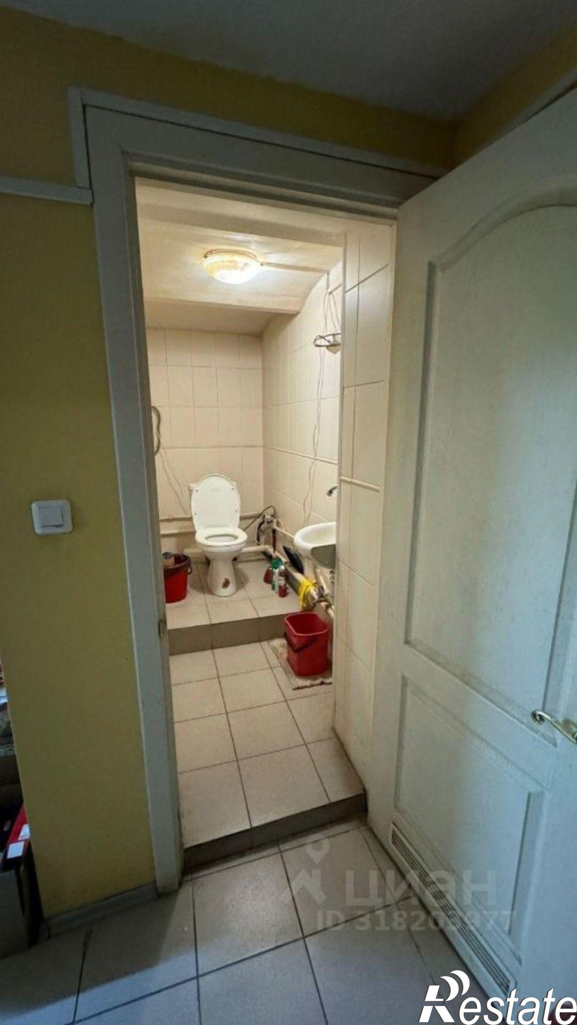 Купить торговое помещение за 14 903 900 рублей на улица 10 Августа, 41