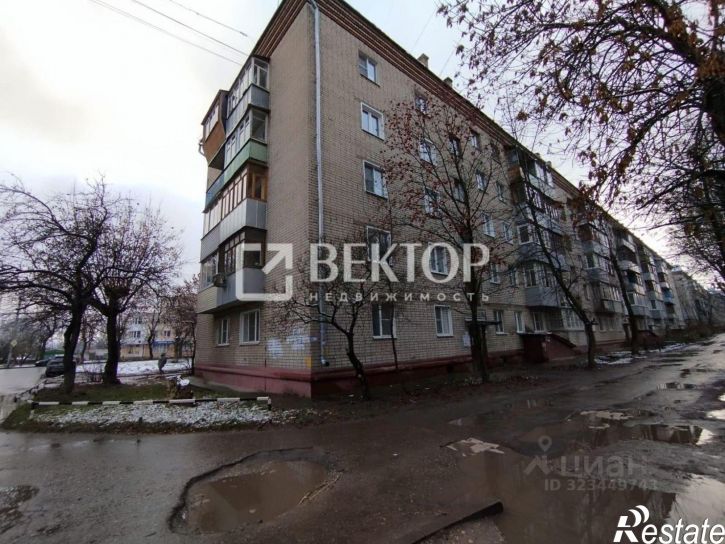 3-комн квартира улица Парижской Коммуны, 22,  д. 22