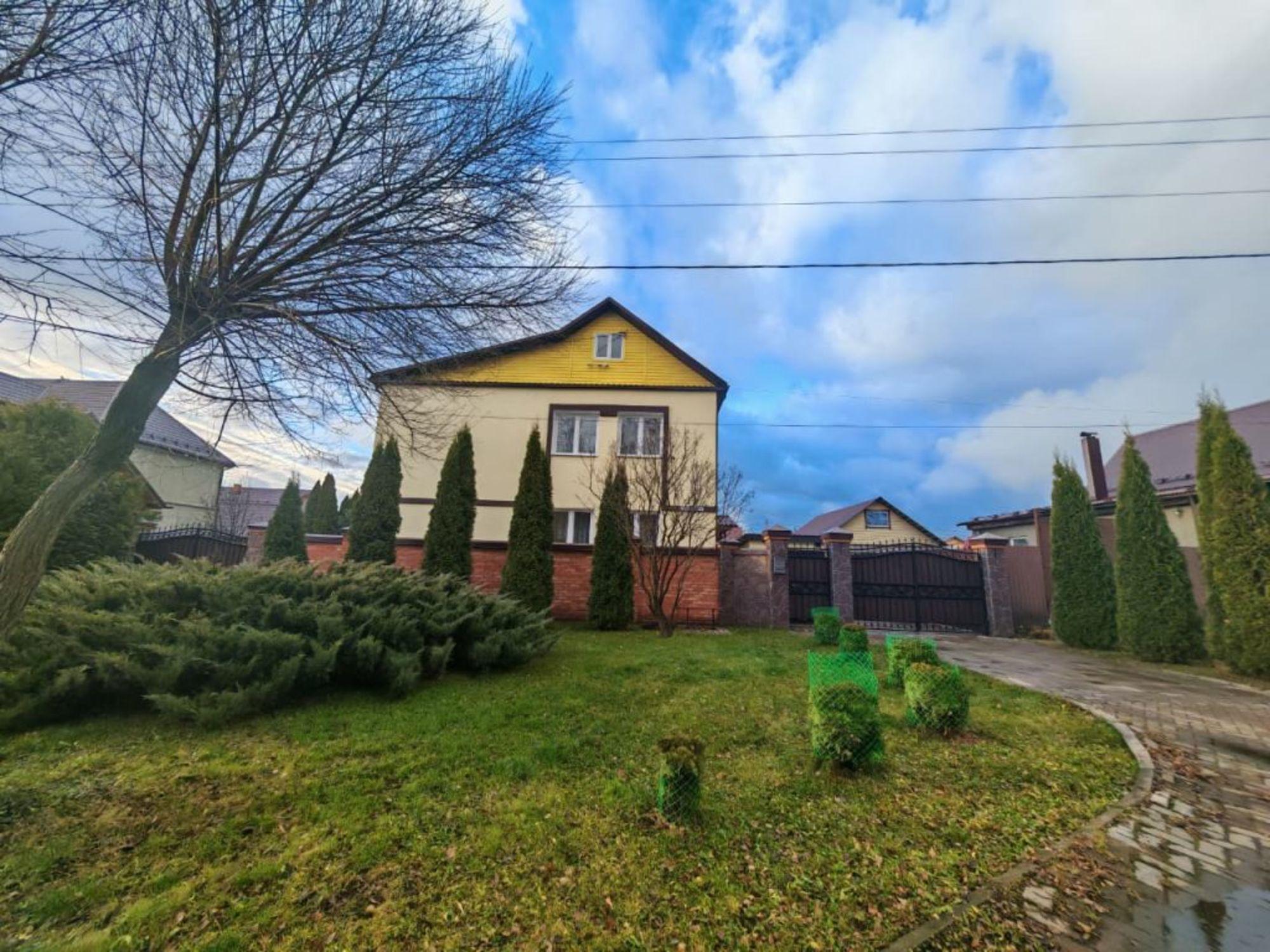 Купить дачу, дом, коттедж за 36 000 000 рублей на Павла Большевикова ул