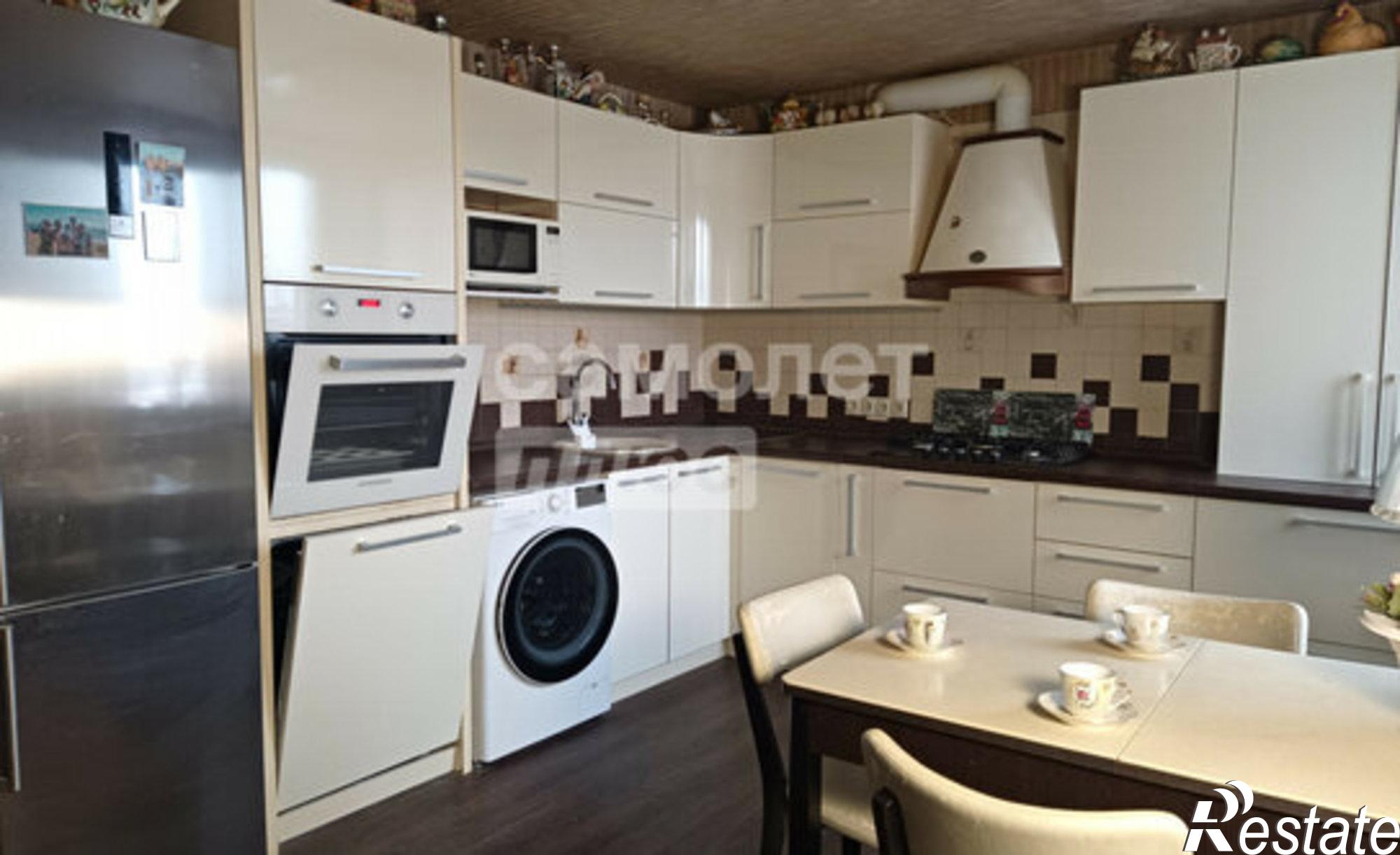 Купить квартиру за 10 000 000 рублей на улица Поэта Майорова, 16