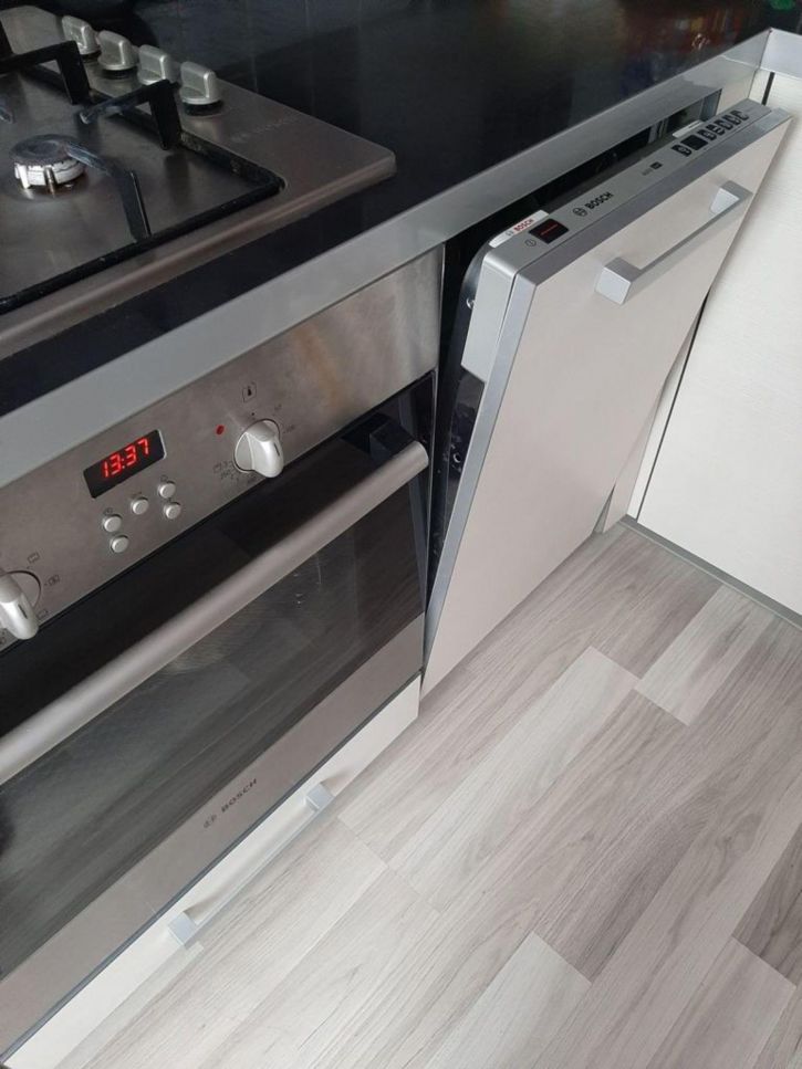 2-комн квартира Летчика Лазарева ул, 6