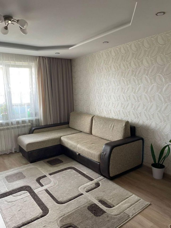 2-комн квартира Летчика Лазарева ул, 6