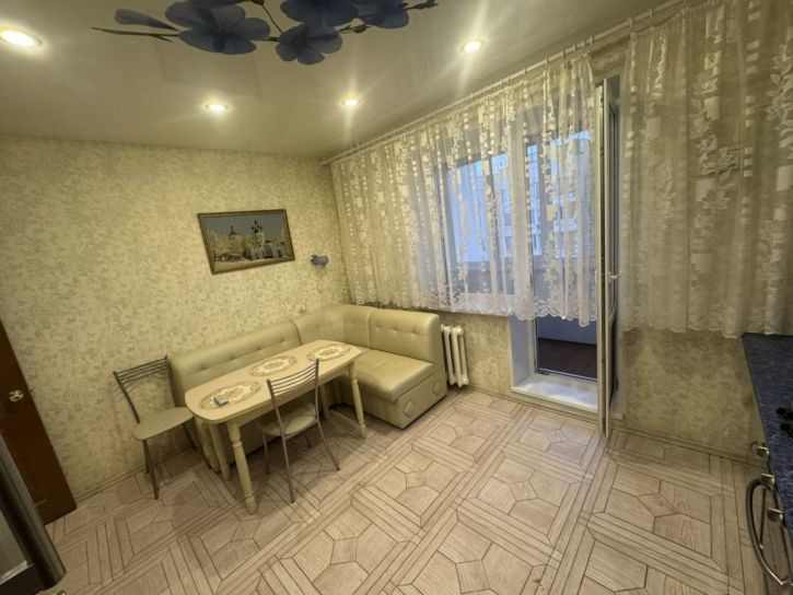 2-комн квартира Куконковых ул, 142