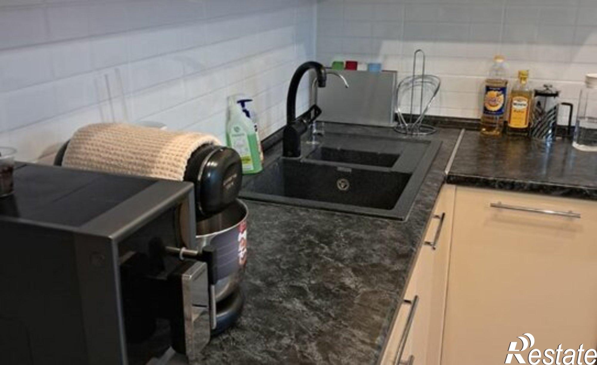 Купить квартиру за 5 800 000 рублей на ул Велижская, 12