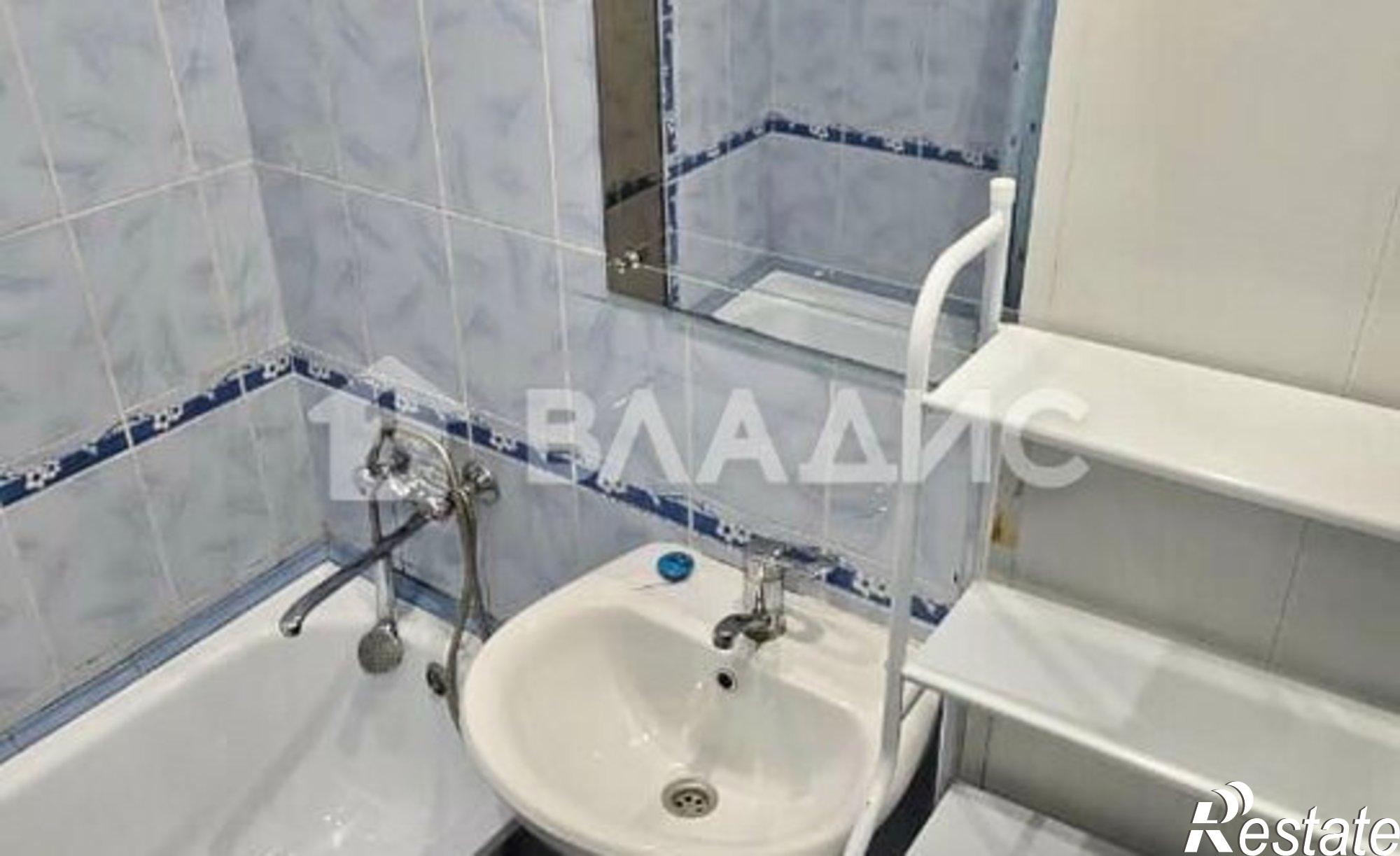 Купить квартиру за 4 100 000 рублей на пр-кт Строителей, 54