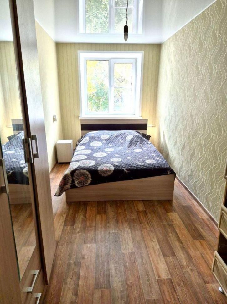 3-комн квартира Зверева ул, 35