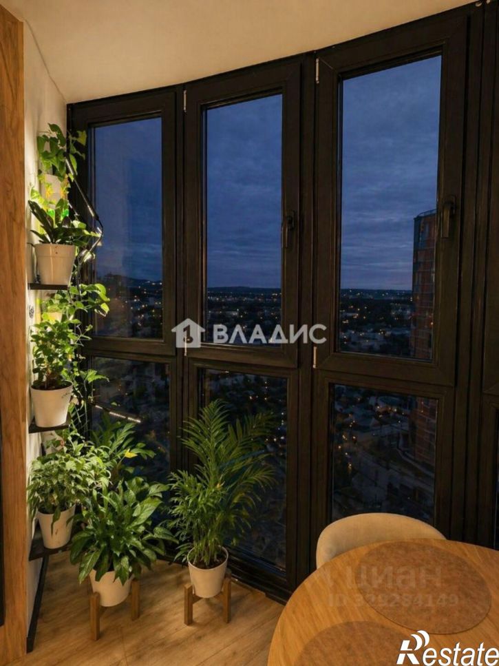 2-комн квартира микрорайон Самоцветы, 2