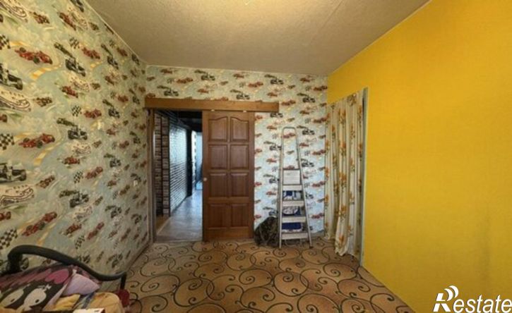 4-комн квартира микрорайон ДСК, 3