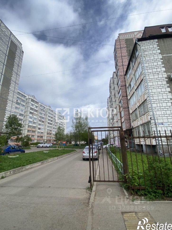 3-комн квартира улица Куконковых, 144,  д. 144