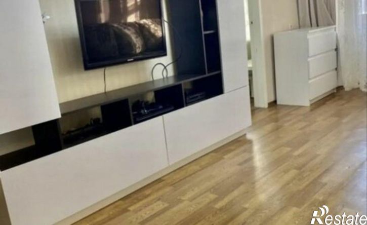 2-комн квартира улица Андрианова, 24,  д. 24