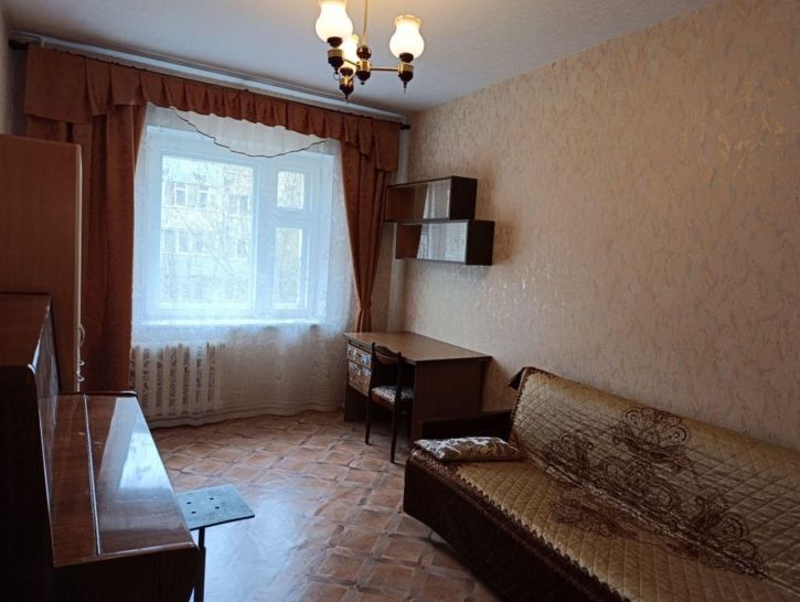 3-комн квартира Строителей пр-кт, 68А