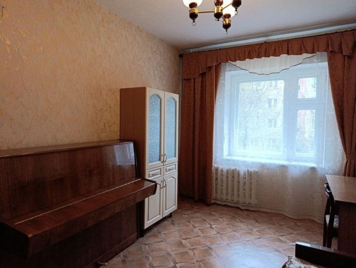 3-комн квартира Строителей пр-кт, 68А