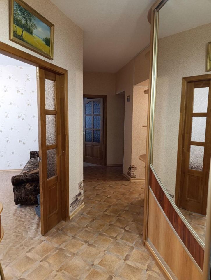 3-комн квартира Строителей пр-кт, 68А