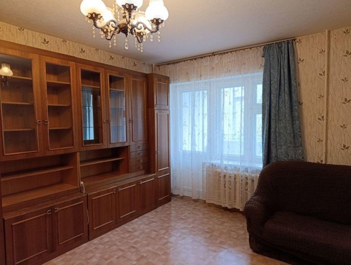 3-комн квартира Строителей пр-кт, 68А