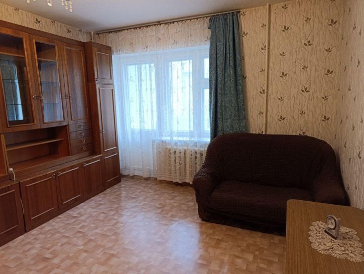 3-комн квартира Строителей пр-кт, 68А