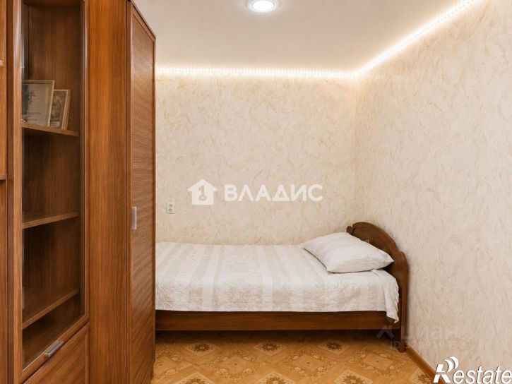 2-комн квартира улица Андрианова, 24,  д. 24
