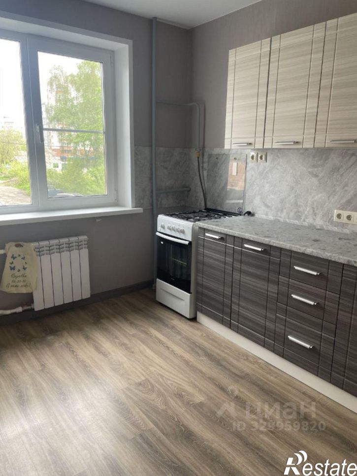 3-комн квартира улица Танкиста Александрова, 15,  д. 15