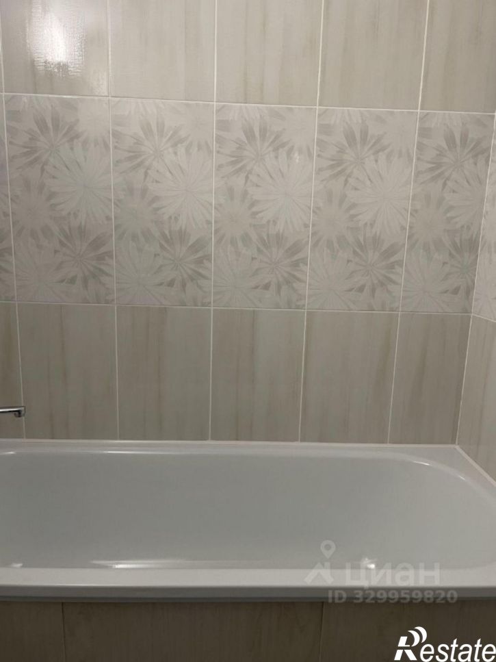 3-комн квартира улица Танкиста Александрова, 15,  д. 15
