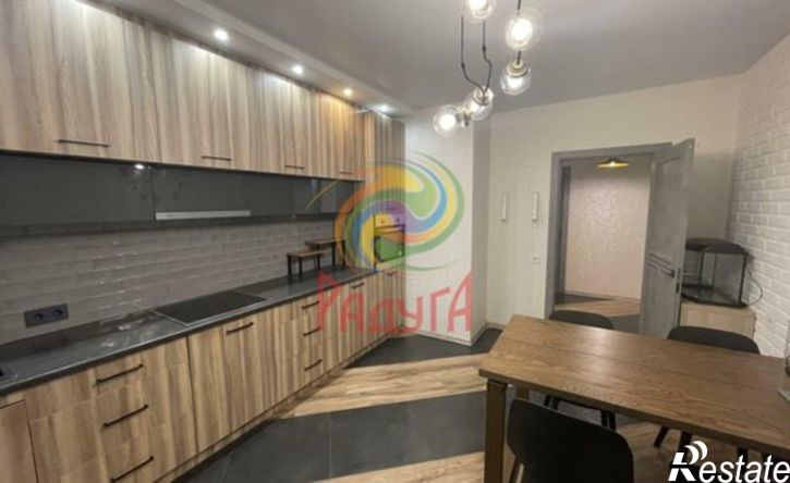 3-комн квартира улица Парижской Коммуны, 41,  д. 41