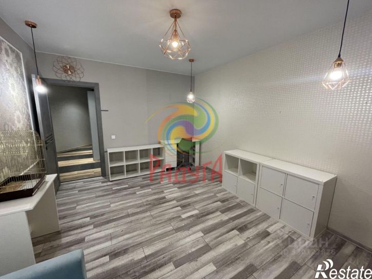 3-комн квартира улица Парижской Коммуны, 41,  д. 41