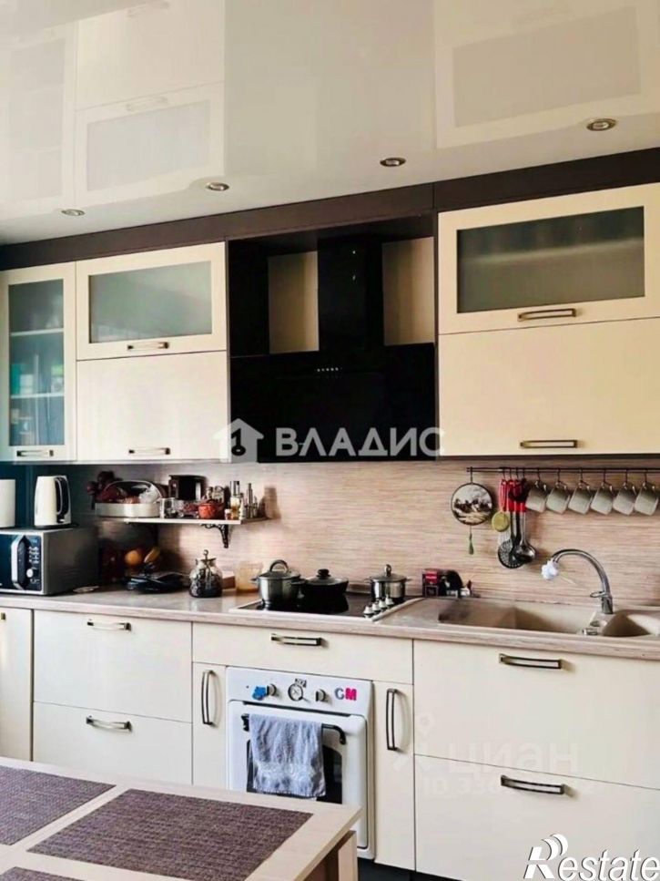 3-комн квартира микрорайон Рождественский, 8