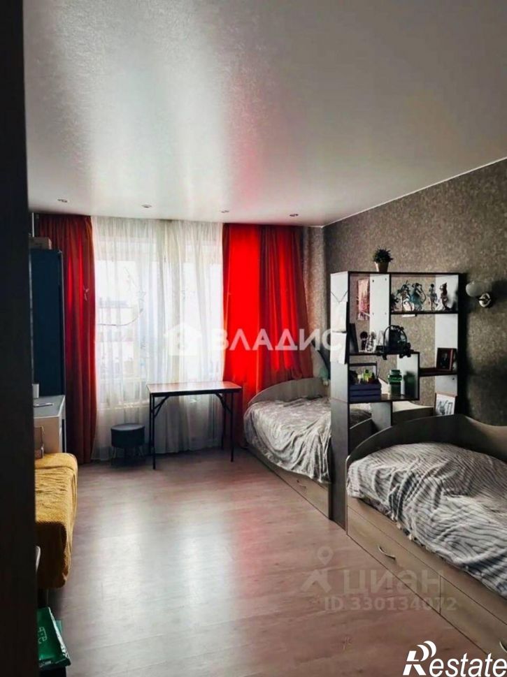 3-комн квартира микрорайон Рождественский, 8