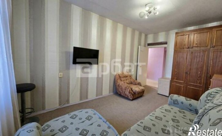 4-комн квартира улица Полка Нормандия-Неман, 83,  д. 83