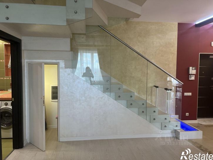 4-комн квартира Конспиративный переулок, 11,  д. 11