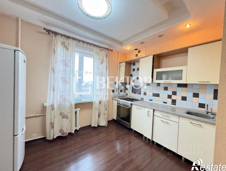 1-комн квартира улица 10 Августа, 56,  д. 56