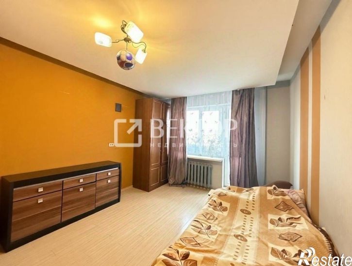 1-комн квартира улица 10 Августа, 56,  д. 56