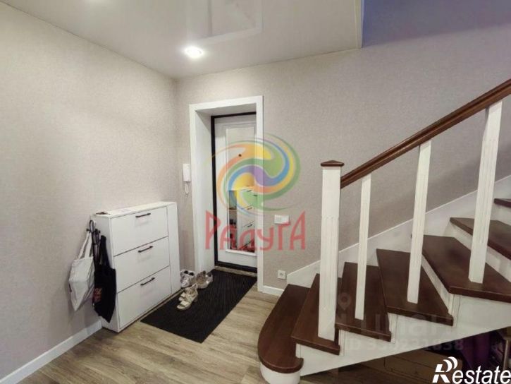 3-комн квартира ул Сарментовой, 10,  д. 10