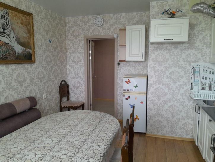3-комн квартира Рождественский микр., 8
