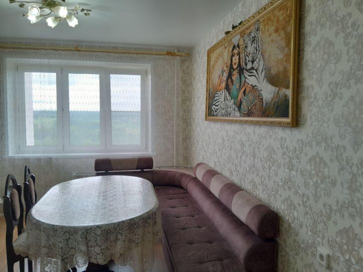 3-комн квартира Рождественский микр., 8
