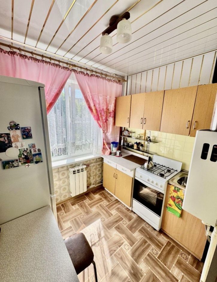 2-комн квартира Постышева ул, 48