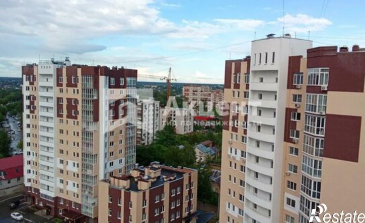 3-комн квартира улица 10 Августа, 87,  д. 87