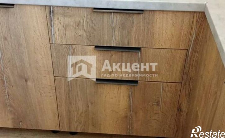 3-комн квартира улица 10 Августа, 87,  д. 87
